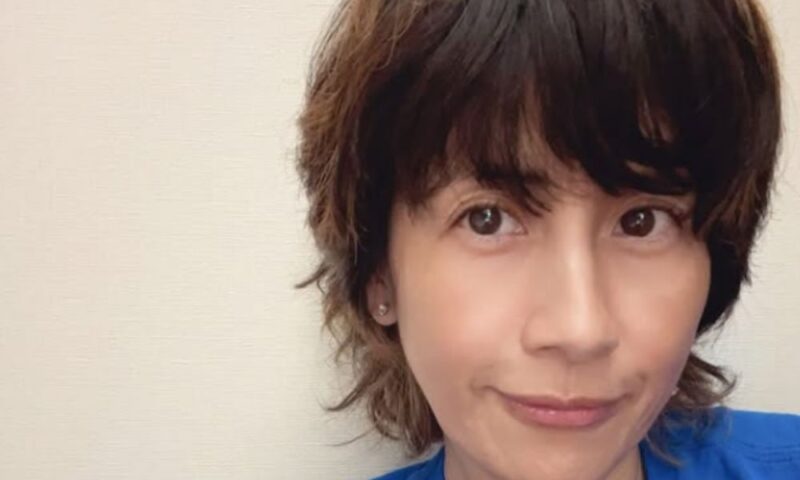 長谷川理恵のナチュラルメイクの近影、ショート寄りのヘアスタイルで落ち着いた表情を見せる現在の姿