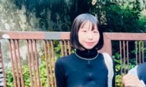 深津さくら 赤い橋