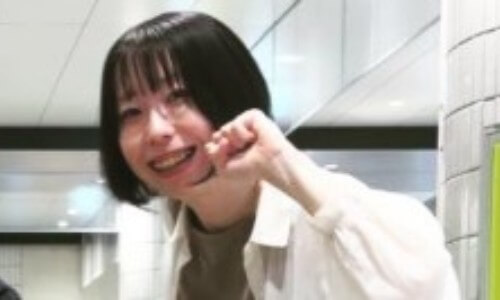 深津さくらとメガネ