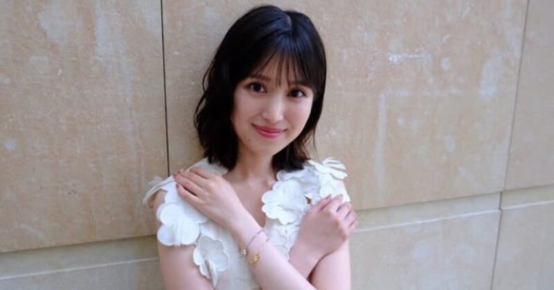 福本莉子白い服