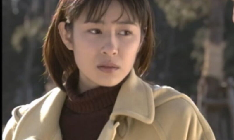 水野美紀-1990年代後半-ベージュのコート
