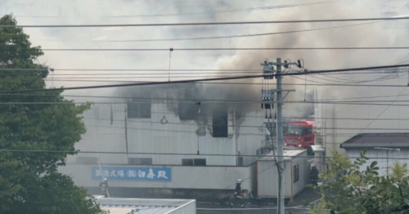 宮城県塩釜市桜ヶ丘の葬儀場「白寿殿」の倉庫で火事 ２階