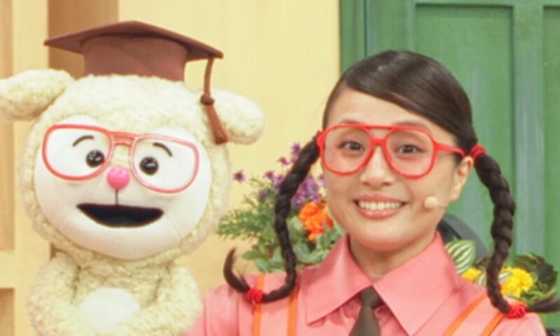 椙山さと美-ピンクのシャツ-ポピン