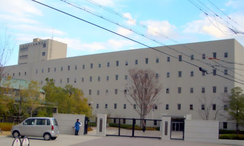 大阪学院大学高等学校の校門
