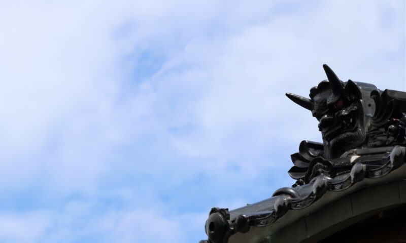 鬼の顔の瓦