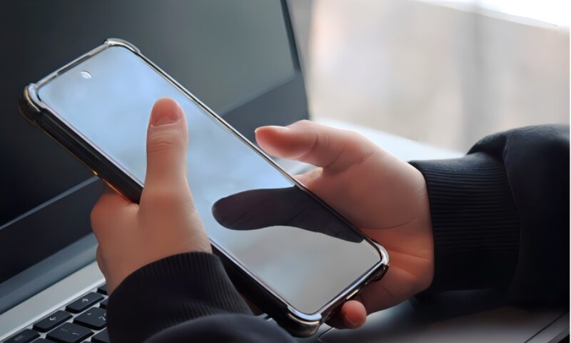 スマートフォンとパソコンノートパソコン