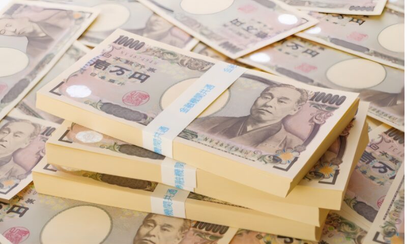 たくさんの一万円札
