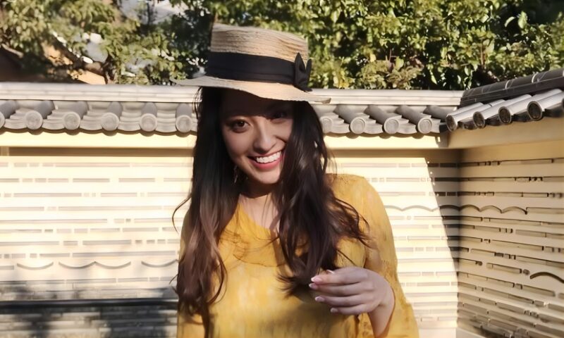 鍋谷真子のハット姿