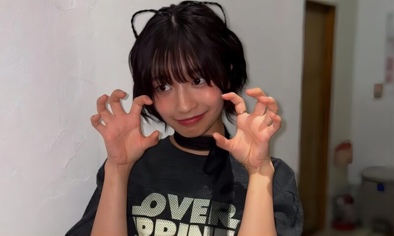 沢田京海メガネとポーズ