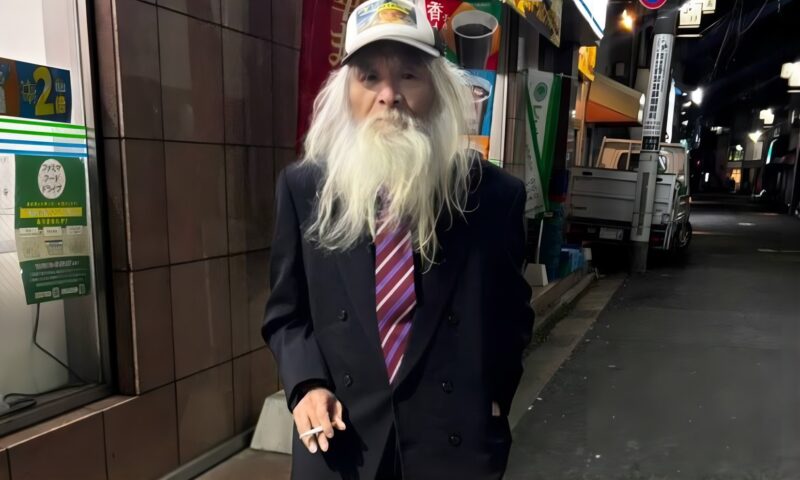 フジモトサンスーツ姿