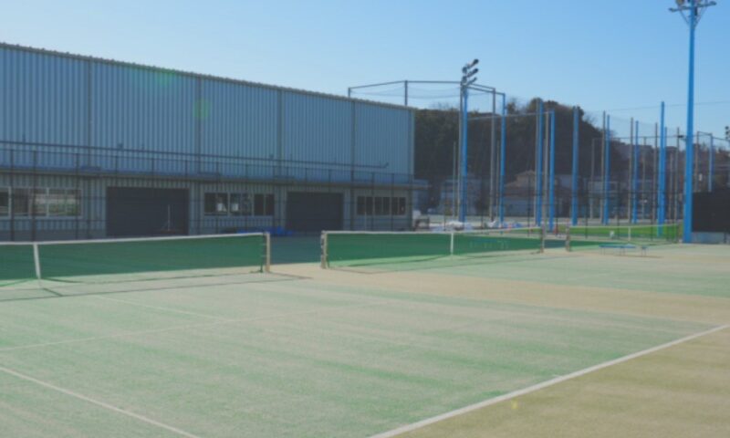 サリュートテニス専門学院テニスコートイメージ