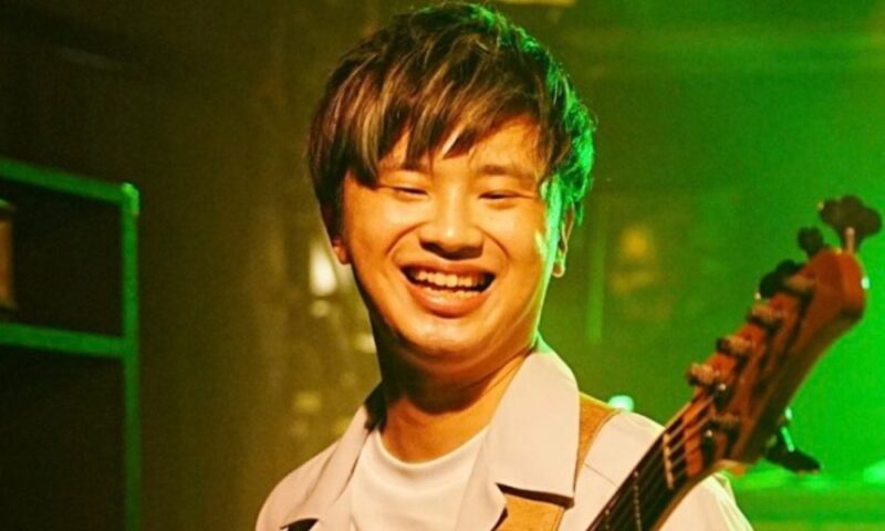 ミュージシャンMrs. シラストームのベース笹谷柊伍