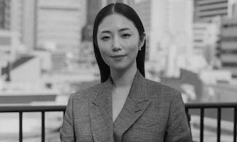 MEGUMIさん 女優・プロデューサーとして活動するポートレート写真