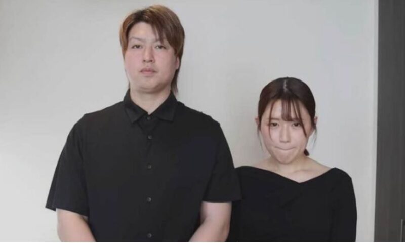 破天荒夫婦が謝罪する様子の画像｜YouTubeチャンネル動画より（炎上・グリーン車騒動）