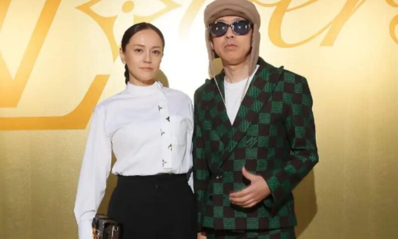 ルイ・ヴィトンのイベントで寄り添う牧瀬里穂と旦那のNIGO氏の2ショット