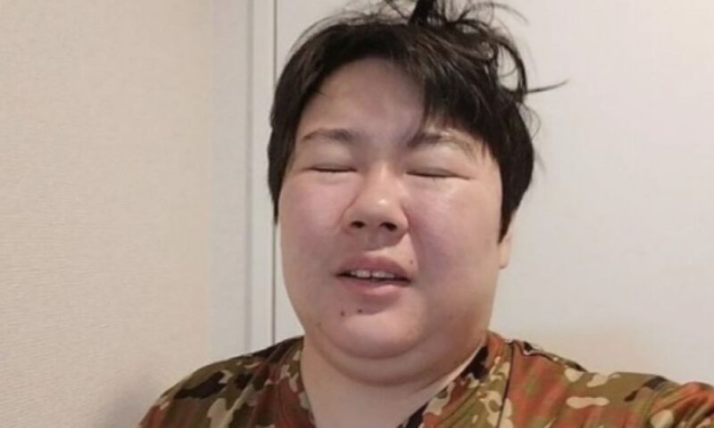東ブクロが激怒した相手の候補として一部で名前が挙がった芸人のやす子