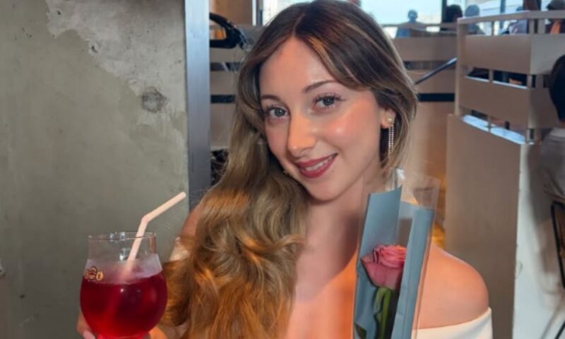 イタリア出身モデル・ニコルの顔画像